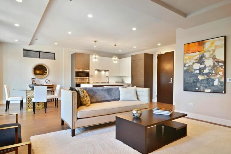 3 BHK Resale Flat, 2200 sqft, 15th Floor, North-East — Prateek Grand Begonia